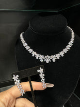 Load image into Gallery viewer, THE DIAMOND NECKLACE
